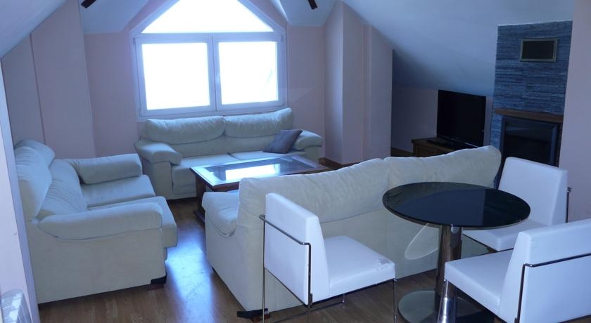 Imagen de la habitación del Apartamentos Sabica. Foto 3