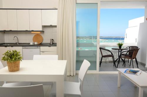 Imagen de la habitación del Apartamentos Sabina Playa. Foto 3