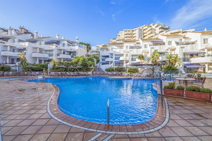 Imagen de la piscina del Apartamentos Sahara Sunset. Foto 15