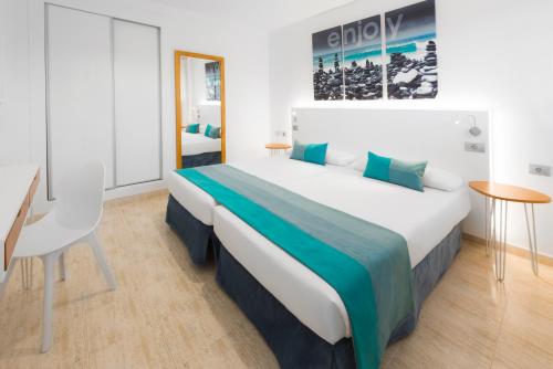 Imagen de la habitación del Apartamentos Saint George, Los Cristianos. Foto 19