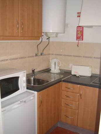 Imagen de la habitación del Apartamentos Salema Praia Club. Foto 5