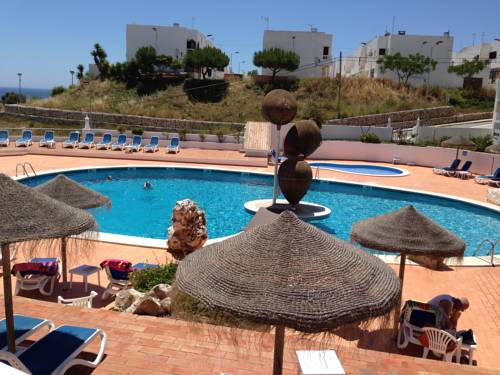 Imagen de la habitación del Apartamentos Salema Praia Club. Foto 10