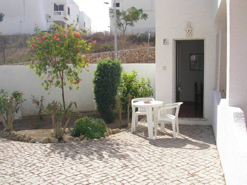 Imagen de la habitación del Apartamentos Salema Praia Club. Foto 13