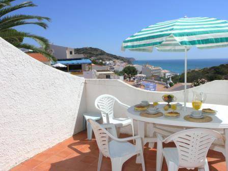 Imagen de la habitación del Apartamentos Salema Praia Club. Foto 15