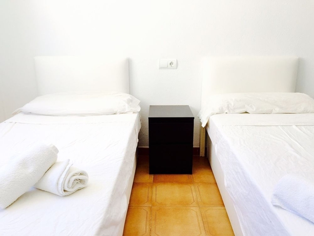 Imagen de la habitación del Apartamentos San Antonio Beach. Foto 5