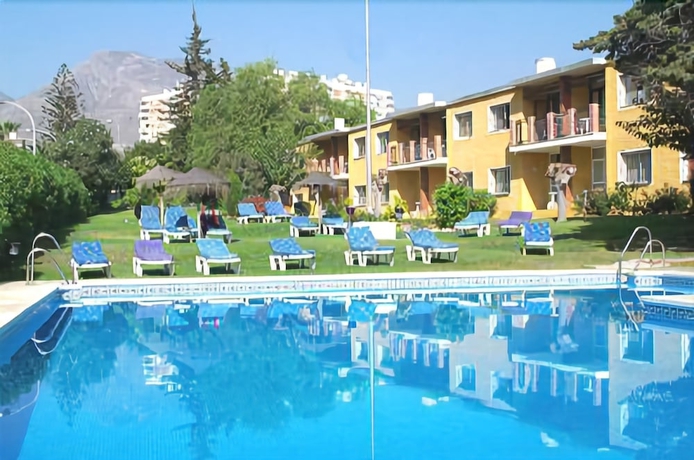 Imagen de la piscina del Apartamentos San Carlos, Benalm&aacute;dena. Foto 18