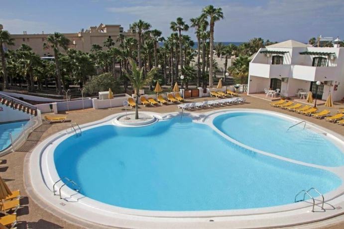 Imagen de la piscina del Apartamentos San Marcial. Foto 15