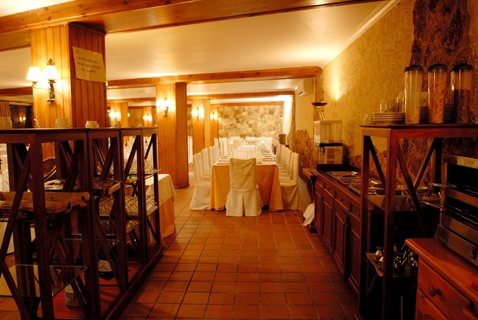 Imagen del bar/restaurante del Apartamentos San Pedro, Sierra de Cazorla. Foto 3