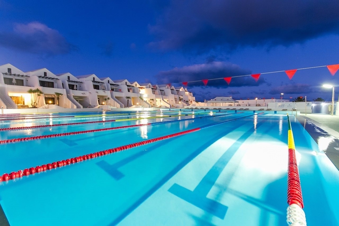 Imagen general del Apartamentos Sands Beach Resort. Foto 6