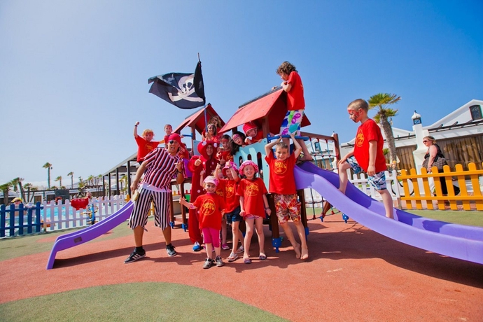 Imagen general del Apartamentos Sands Beach Resort. Foto 8