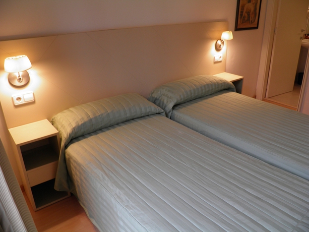 Imagen de la habitación del Apartamentos Sant Jordi Fontanella. Foto 2