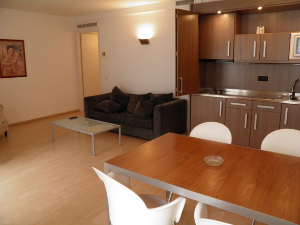 Imagen de la habitación del Apartamentos Sant Jordi Fontanella. Foto 14