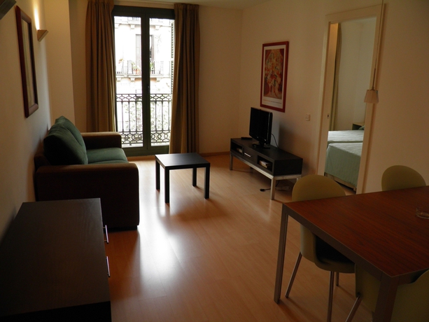 Imagen de la habitación del Apartamentos Sant Jordi Fontanella. Foto 17
