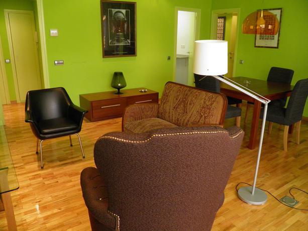 Imagen de la habitación del Apartamentos Sant Jordi Passatje Marimon. Foto 5