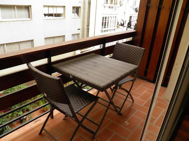 Imagen de los exteriores del Apartamentos Sant Jordi Passatje Marimon. Foto 8