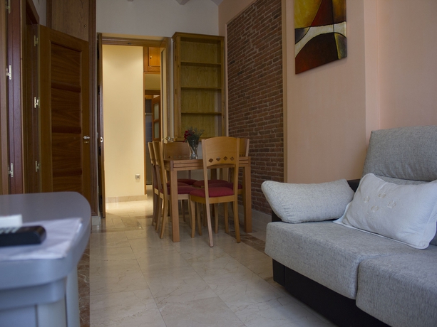 Imagen de la habitación del Apartamentos Santa Ana, Barrio de las Letras. Foto 2