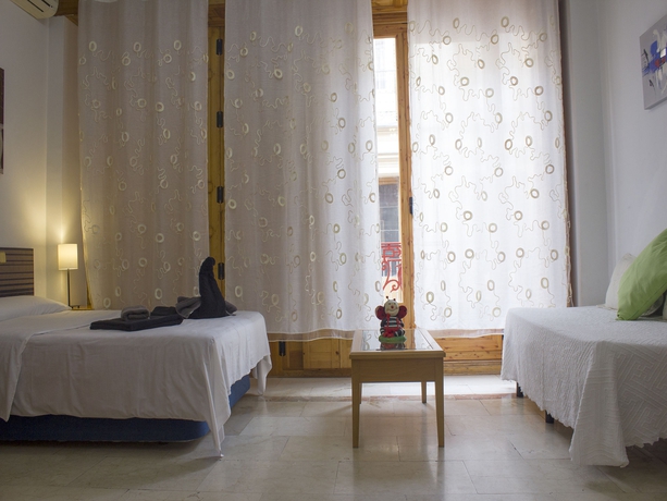 Imagen de la habitación del Apartamentos Santa Ana, Barrio de las Letras. Foto 4