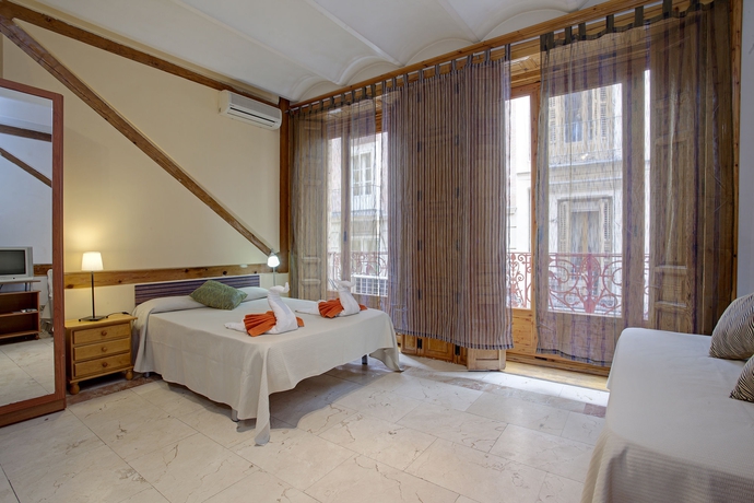 Imagen de la habitación del Apartamentos Santa Ana, Barrio de las Letras. Foto 7