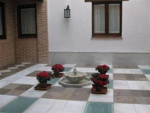 Imagen de los interiores del Apartamentos Santa Ana, Granada. Foto 30