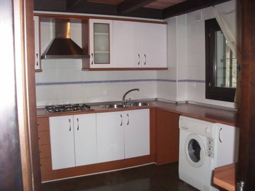 Imagen de los exteriores del Apartamentos Santa Ana, Granada. Foto 25