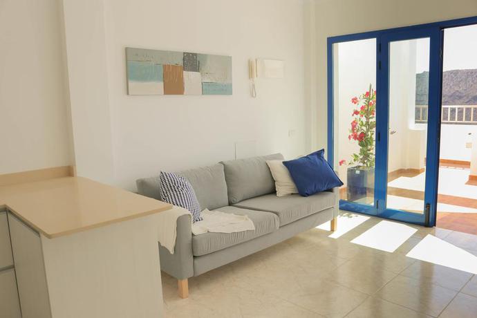 Imagen de los interiores del Apartamentos Santa Claudia Apartments - Adults Only. Foto 7
