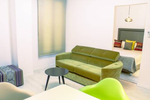 Imagen de la habitación del Apartamentos Santa Cruz, Málaga. Foto 5