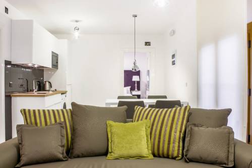 Imagen de la habitación del Apartamentos Santa Cruz, Málaga. Foto 9