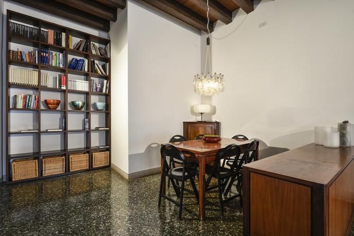 Imagen de los interiores del Apartamentos Santa Maria Formosa Apartment. Foto 14