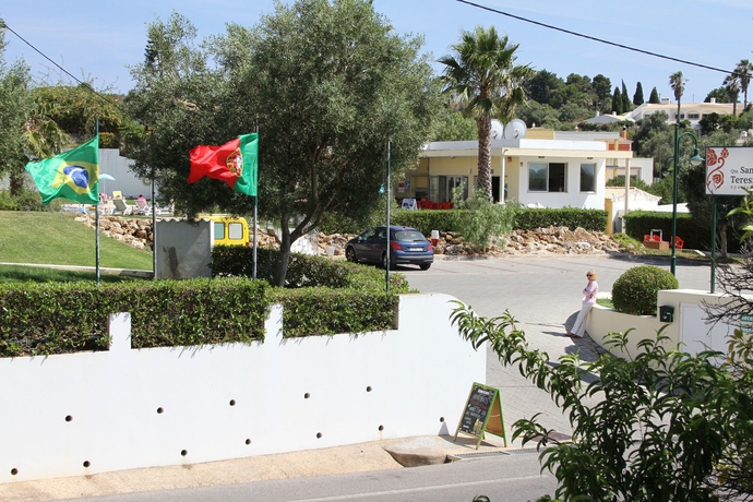 Imagen de los exteriores del Apartamentos Santa Teresinha. Foto 10