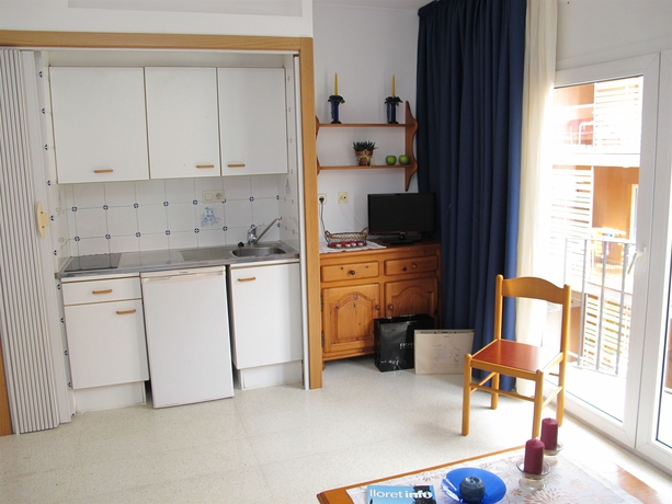 Imagen de los interiores del Apartamentos Santi, Lloret de Mar. Foto 11
