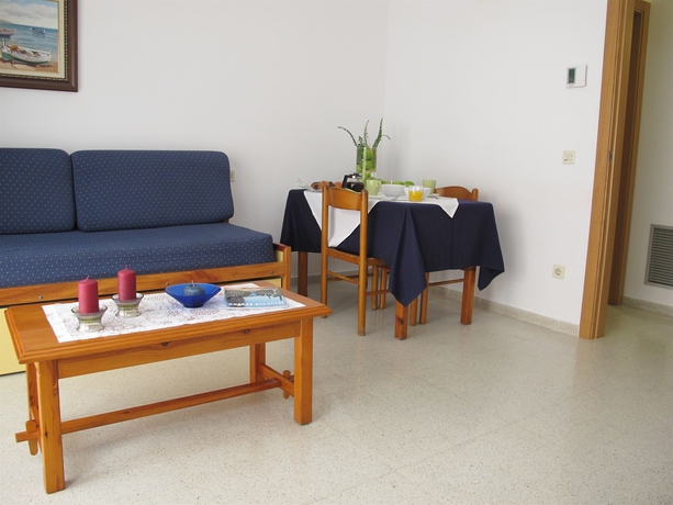 Imagen de los interiores del Apartamentos Santi, Lloret de Mar. Foto 12