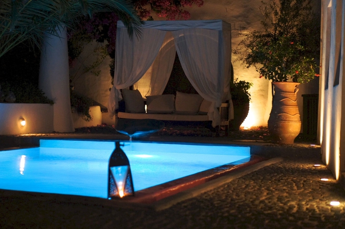 Imagen de los exteriores del Apartamentos Santorini Heritage Villas and Mansions. Foto 13