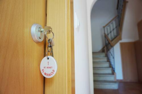 Imagen de la habitación del Apartamentos Santuario El Miracle. Foto 5