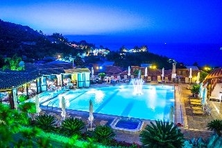 Imagen de la piscina del Apartamentos Sea View Village Estudios and. Foto 15