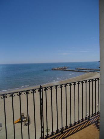 Imagen general del Apartamentos Sea You Apartamentos Valencia Port Saplaya. Foto 17