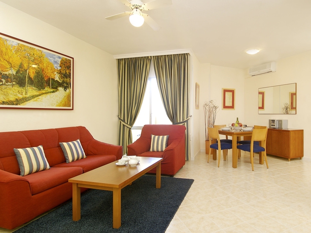 Imagen de los interiores del Apartamentos Select Benal Beach. Foto 7