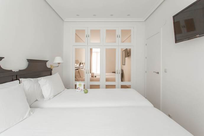 Imagen de la habitación del Apartamentos Sercotel Apartamentos Europa. Foto 7