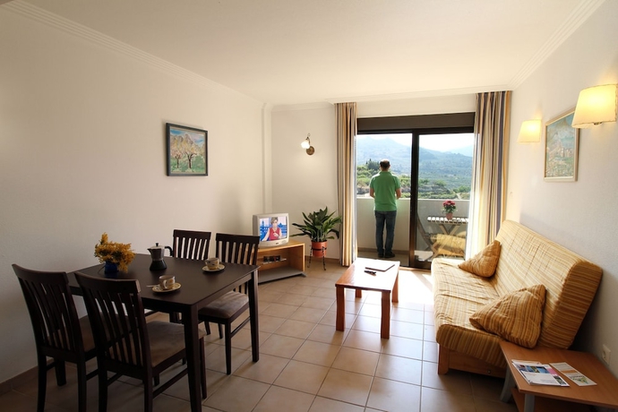 Imagen de la habitación del Apartamentos Serrella. Foto 5