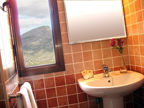 Imagen de la habitación del Apartamentos Serrella. Foto 14