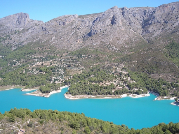 Imagen de los exteriores del Apartamentos Serrella. Foto 18