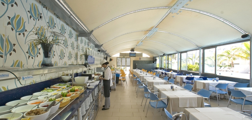 Imagen del bar/restaurante del Apartamentos Servatur Eden & Buganvillas. Foto 3