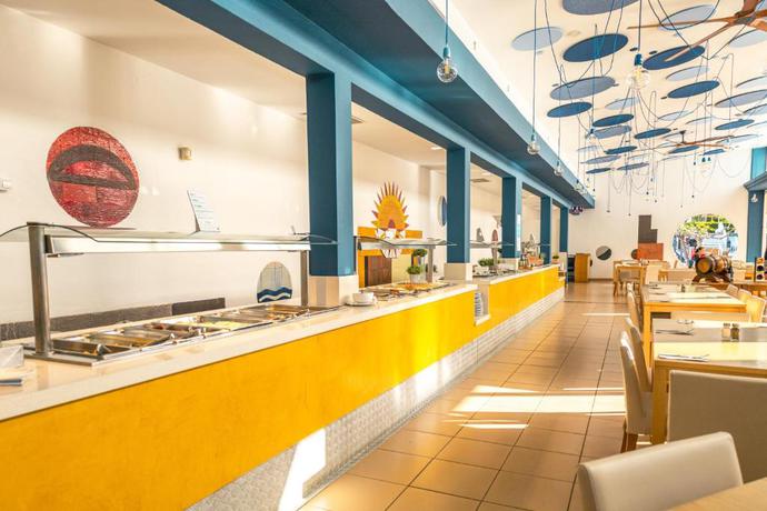 Imagen del bar/restaurante del Apartamentos Seth Mestral Llebeig. Foto 2