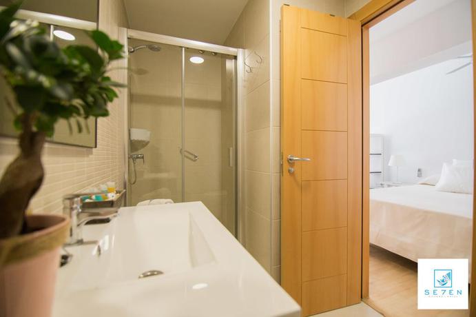 Imagen de la habitación del Apartamentos Seven Village. Foto 4