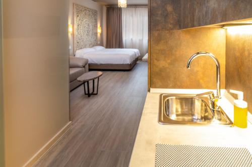 Imagen de la habitación del Apartamentos Sevilla Este. Foto 8