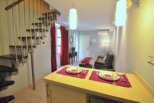 Imagen general del Apartamentos Sevilla Rental. Foto 13