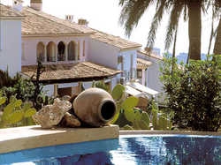 Imagen general del Apartamentos Sierra Cortina Resort. Foto 6