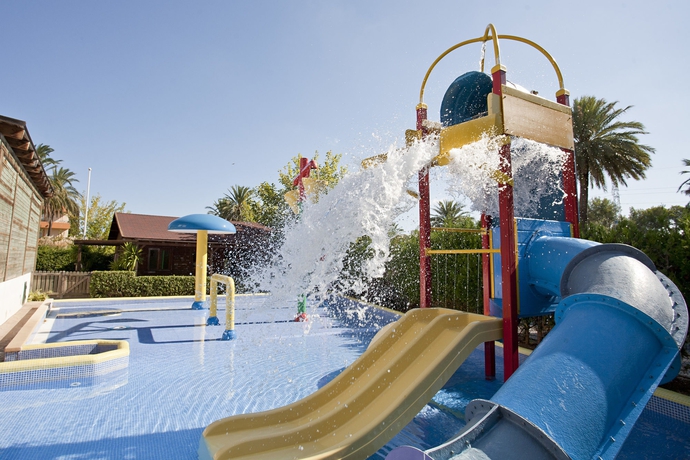 Imagen de la piscina del Apartamentos Siesta I. Foto 18