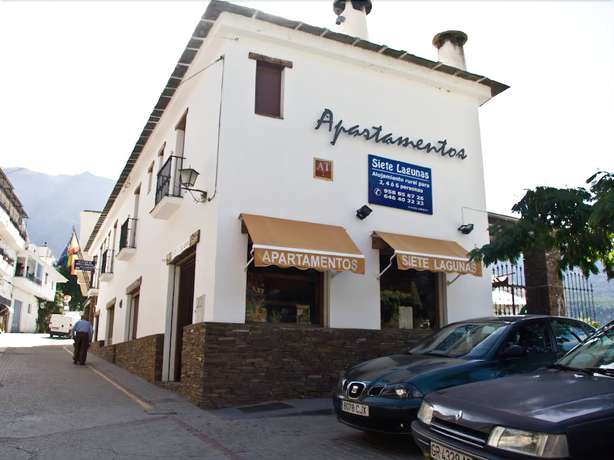 Imagen de los exteriores del Apartamentos Siete Lagunas. Foto 16