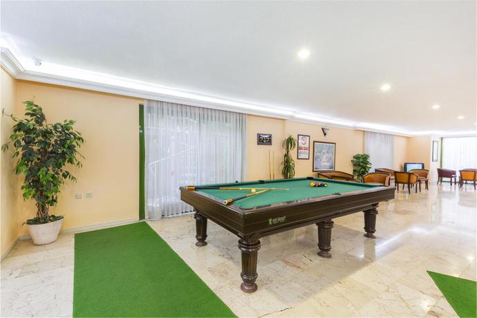 Imagen de los interiores del Apartamentos Sifalar. Foto 13