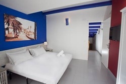 Imagen de la habitación del Apartamentos Sitges Rustic Apartments. Foto 2